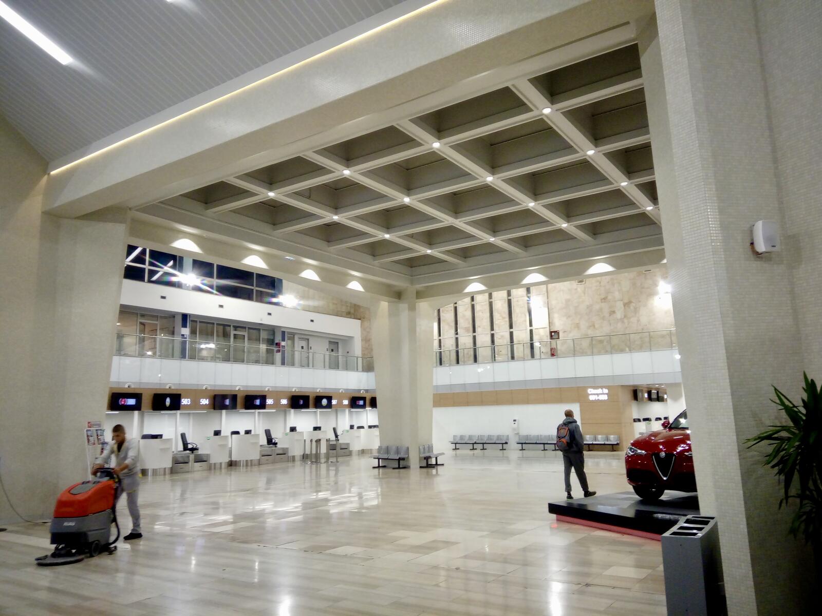 fullsizeoutput_67f the airport is actually quite nice here